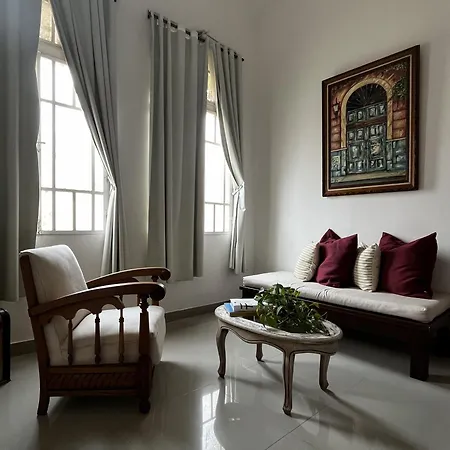 Charming In The Walled Apartamento *